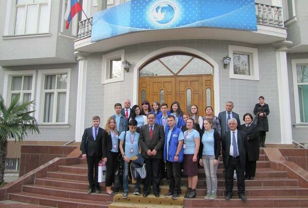 Студенты, выпускники и магистранты российских ВУЗов, прибывшие с просветительской миссией в Таджикистан - Sputnik Таджикистан