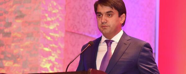 Рустами Эмомалӣ, акс аз бойгонӣ - Sputnik Тоҷикистон