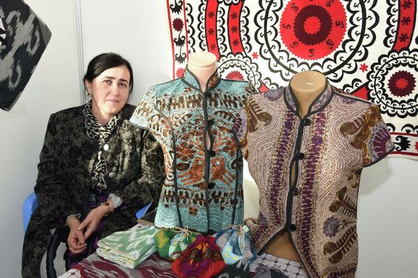 Выставка ремесленников в Исмаилитском центре в Душанбе - Sputnik Таджикистан