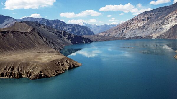 Сарезское озеро на Памире. Архивное фото. - Sputnik Таджикистан