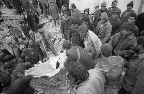 Последствия землетрясения в Армении. Архивное фото. - Sputnik Таджикистан
