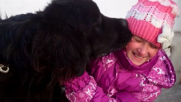 Как вырос щенок, подаренный Путиным девочке из Кыргызстана - Sputnik Таджикистан