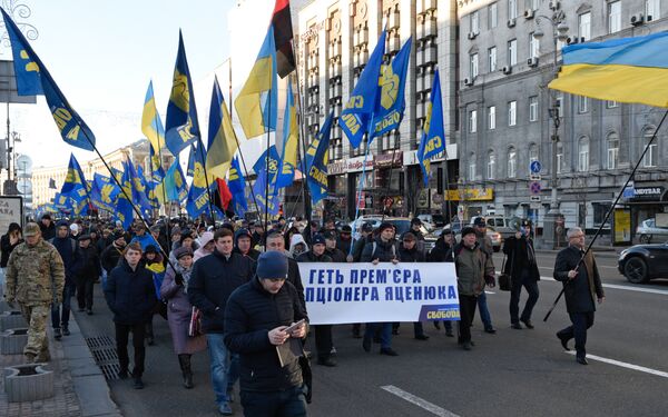 Митинги с требованием отставки премьер-министра Украины А.Яценюка в Киеве - Sputnik Таджикистан