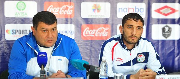 Мубин Эргашев (слева) и Хуршед Махмудов, архивное фото Мубин Эргашев (слева) и Хуршед Махмудов, архивное фото - Sputnik Таджикистан