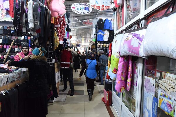 В торговом центре Садбарг в Душанбе В торговом центре Садбарг в Душанбе - Sputnik Таджикистан
