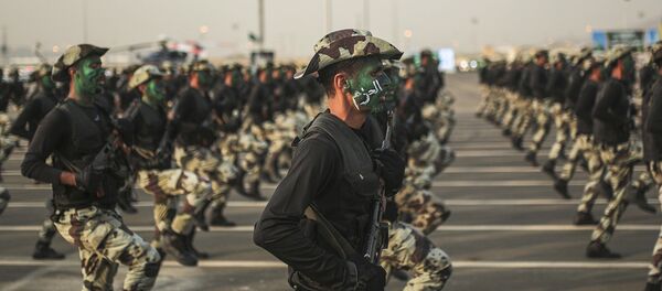 Нерӯи амниятии Арабистони Саудӣ ҳангоми парад Нерӯи амниятии Арабистони Саудӣ ҳангоми парад - Sputnik Тоҷикистон