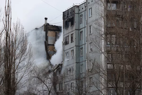 Таркиши балони газ дар яке аз баландошёнаҳои истиқоматии Волгограде Таркиши балони газ дар яке аз баландошёнаҳои истиқоматии Волгограде - Sputnik Тоҷикистон
