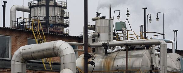 Нефтеперерабатывающий завод (НПЗ). Архивное фото. - Sputnik Тоҷикистон