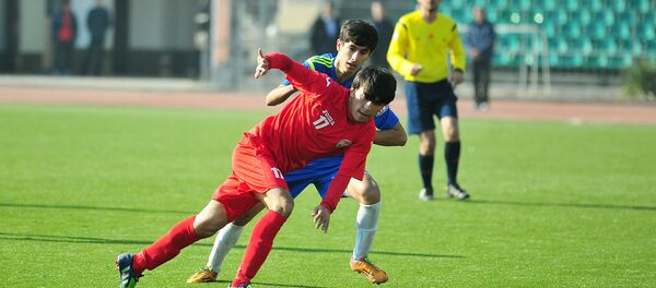 Эпизод матча молодежной сборной РТ по футболу 29 декабря 2015 года - Sputnik Тоҷикистон