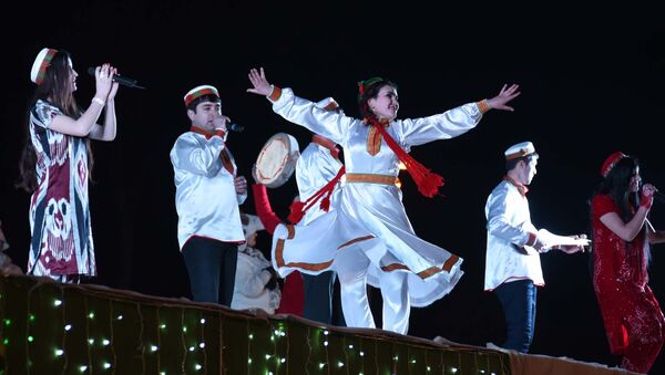 Танцевальный ансамбль. Архивное фото - Sputnik Таджикистан