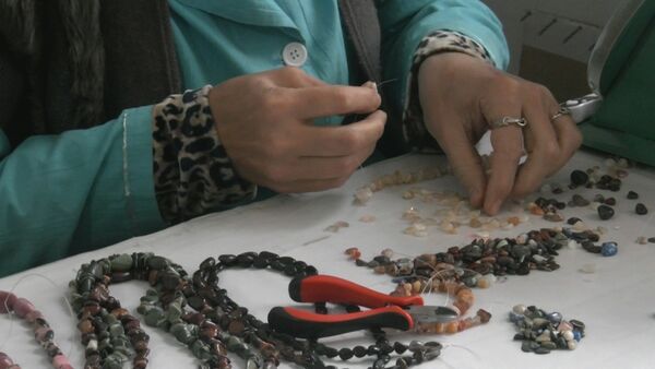 От цеха до магазина: процесс изготовления изделий из полудрагоценных камней - Sputnik Таджикистан