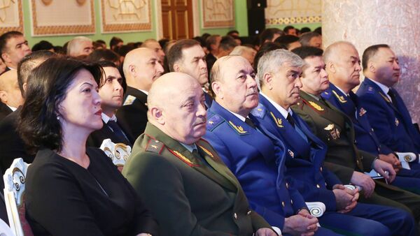 Представители силовых ведомств Таджикистана слушают ежегодное послание президента РТ к депутатам обеих палат парламента - Sputnik Таджикистан