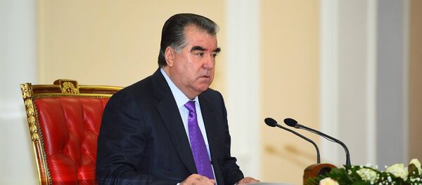 Эмомали Рахмон на расширенном заседании правительства в Душанбе 21 января 2016 года Эмомали Рахмон на расширенном заседании правительства в Душанбе 21 января 2016 года - Sputnik Таджикистан