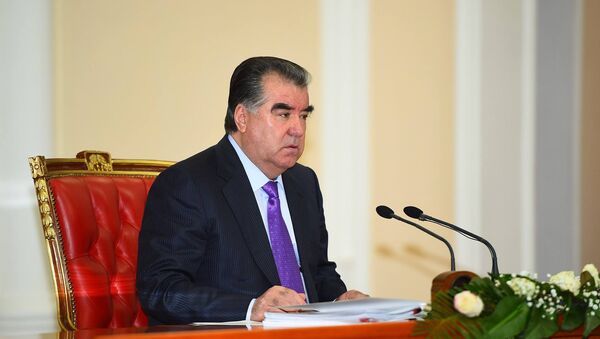Эмомали Рахмон на расширенном заседании правительства в Душанбе 21 января 2016 года - Sputnik Таджикистан