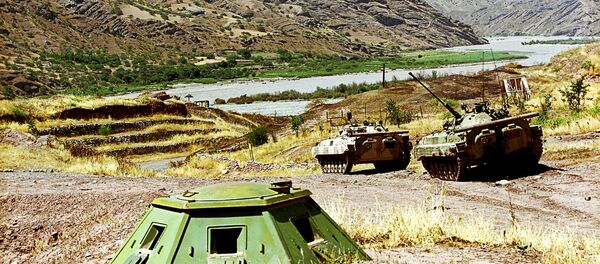 На таджикско-афганской границе. Архивное фото - Sputnik Таджикистан