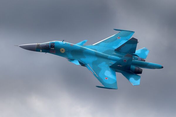 Самолет Су-34. Архивное фото - Sputnik Таджикистан