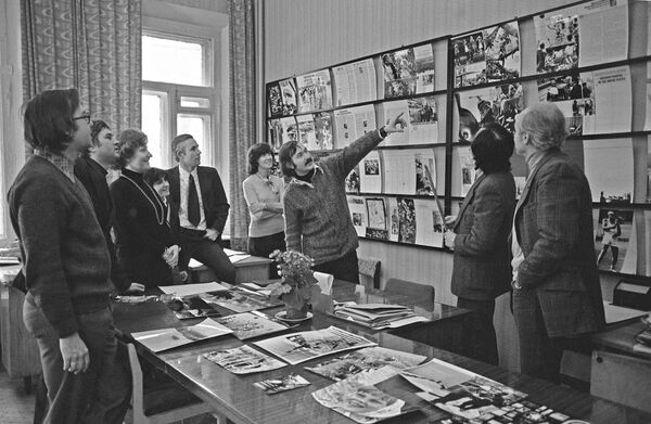 Журналисты АПН во время творческого обсуждения. Архивное фото - Sputnik Таджикистан