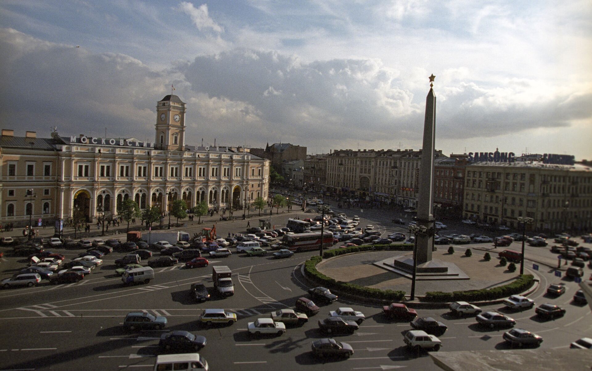 Площадь московского вокзала
