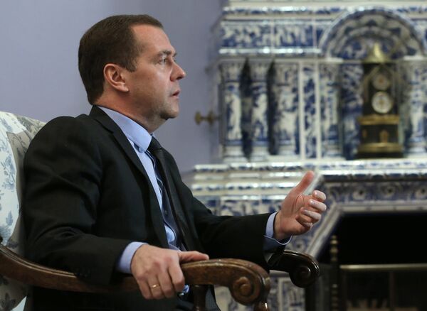 Интервью премьер-министра РФ Д. Медведева немецкой газете Хандельсблатт - Sputnik Таджикистан