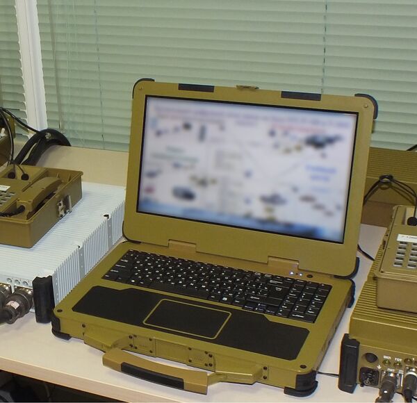 Ноутбук для военных целей производства ОПК - Sputnik Таджикистан