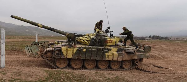 Подготовка военных Таджикистана на полигоне Ляур 201-й РВБ - Sputnik Таджикистан