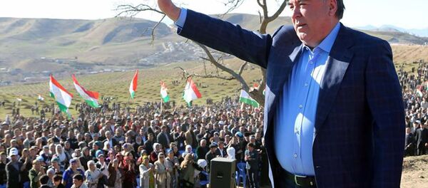 Перезиденти Ҷумҳурии Тоҷикистон Эмомалӣ Раҳмон. Акс аз бойгонӣ - Sputnik Тоҷикистон