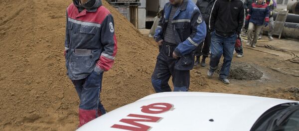 Рейд сотрудников ФМС по выявлению нелегальных мигрантов в Москве. Архивное фото - Sputnik Таджикистан