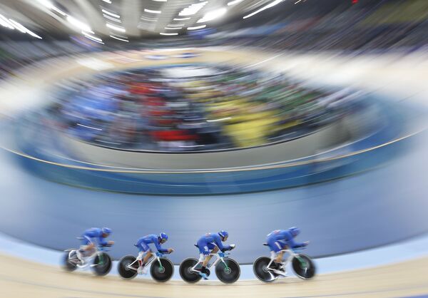 Итальянская команда велогонщиков во время выступления на Чемпионате мира по велотреку в Лондоне - Sputnik Таджикистан