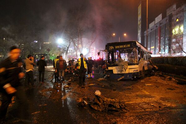 В центре турецкой столицы на автобусной остановке прогремел взрыв, погибли свыше 30 человек - Sputnik Таджикистан