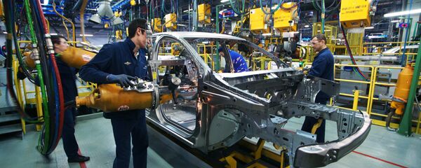 Истеҳсолоти АвтоВАЗ. Акс аз бойгонӣ - Sputnik Тоҷикистон