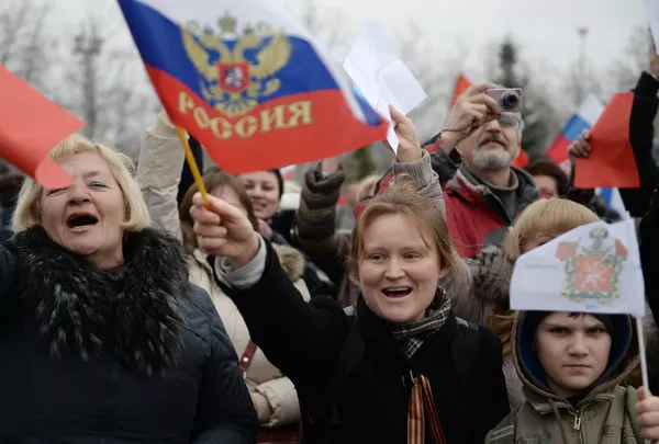 Раҳпаймоӣ ба хотири ҷонибдорӣ аз мақоми Қрим дар Севастопол Раҳпаймоӣ ба хотири ҷонибдорӣ аз мақоми Қрим дар Севастопол - Sputnik Тоҷикистон