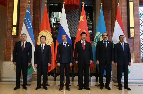 Официальный визит премьер-министра РФ Д.Медведева в КНР - Sputnik Таджикистан