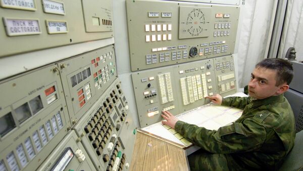 Дежурный расчет Ракетных войск стратегического назначения. Архивное фото - Sputnik Таджикистан