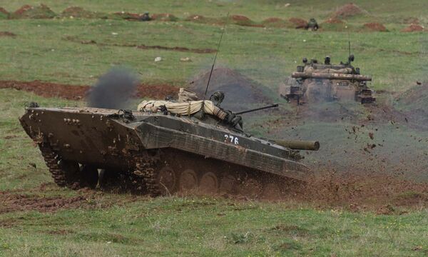 Совместные учения российских и таджикских военных на военном полигоне Ляур - Sputnik Таджикистан