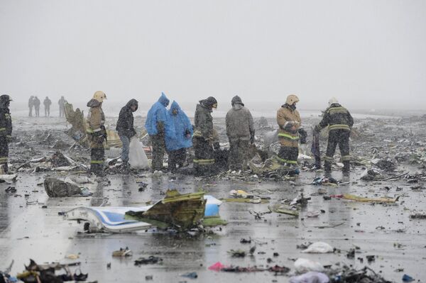 Пассажирский самолет Boeing-737-800 разбился при посадке в аэропорту Ростова-на-Дону - Sputnik Таджикистан