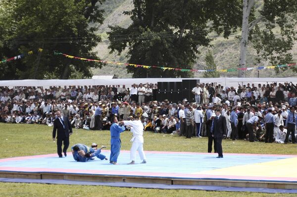 Навруз: спортивный праздник в День весны Навруз: спортивный праздник в День весны - Sputnik Таджикистан