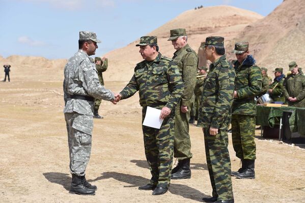 Военные учения на полигоне Харбмайдон - Sputnik Таджикистан
