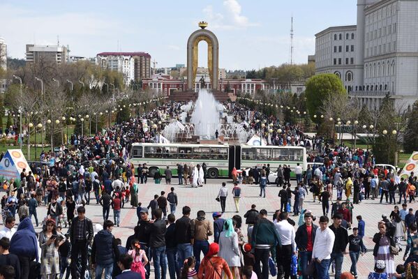 Праздничные мероприятия в Навруз в Душанбе - Sputnik Таджикистан