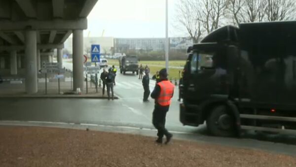 СПУТНИК_LIVE: Ситуация в Брюсселе на вторые сутки после серии терактов - Sputnik Таджикистан