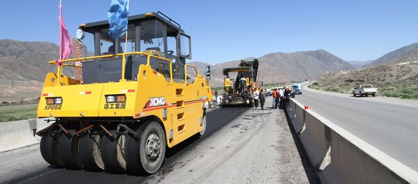 Ремонт автодороги. Архивное фото - Sputnik Таджикистан