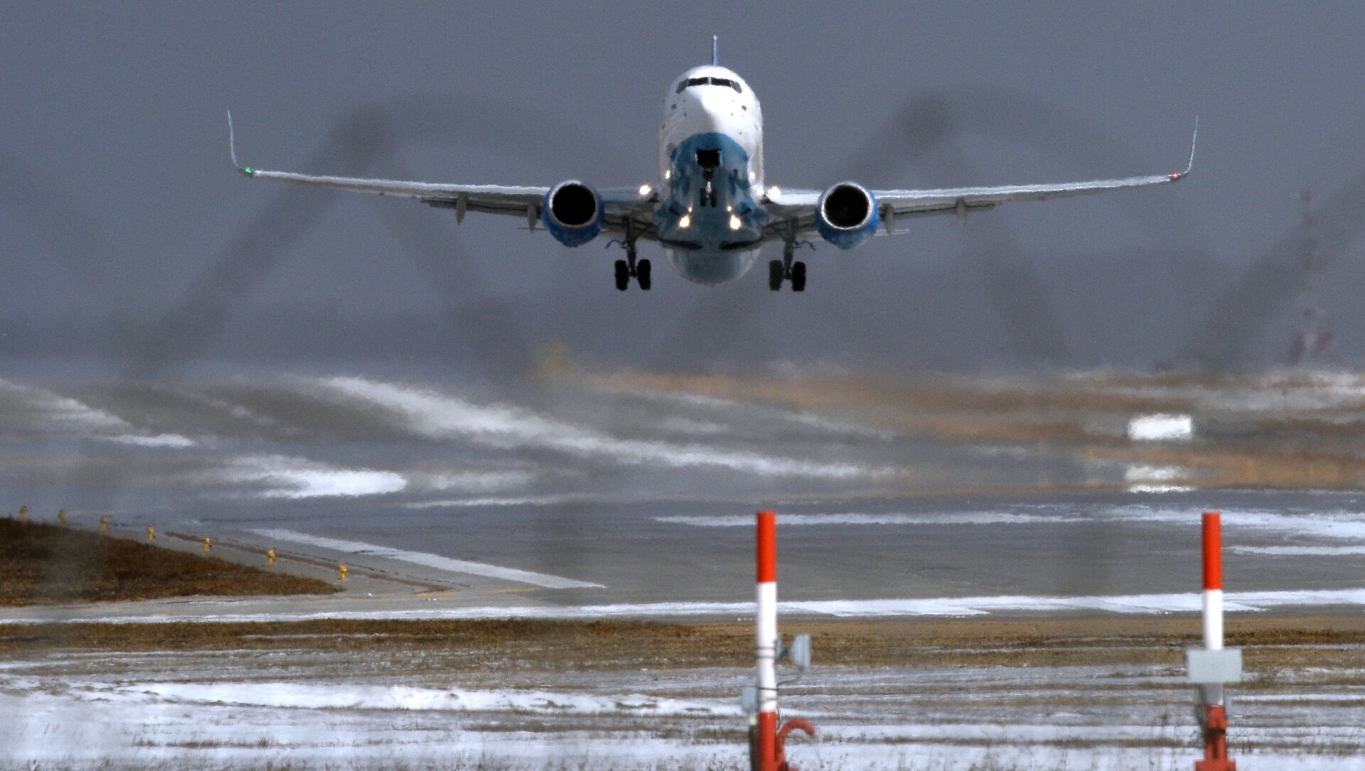 Самолет Boeing 737-800 авиакомпании FlyDubai совершает посадку в аэропорту Внуково. Архивное фото - Sputnik Таджикистан, 1920, 03.03.2021