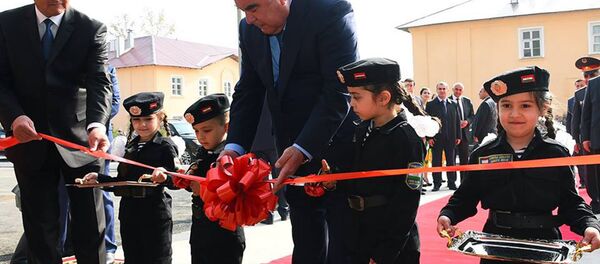 Эмомали Рахмон открыл учебный центр для бойцов “Альфы - Sputnik Тоҷикистон