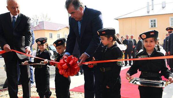 Эмомали Рахмон открыл учебный центр для бойцов “Альфы - Sputnik Таджикистан