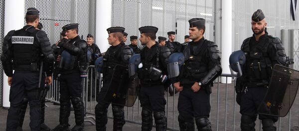 Французские полицейские. Архивное фото - Sputnik Таджикистан