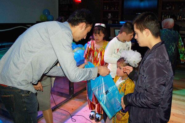 На празднике родительской организации СиДа - Sputnik Таджикистан