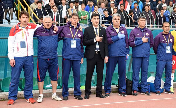 Тренерский штаб сборной Таджикистана по футболу - Sputnik Таджикистан