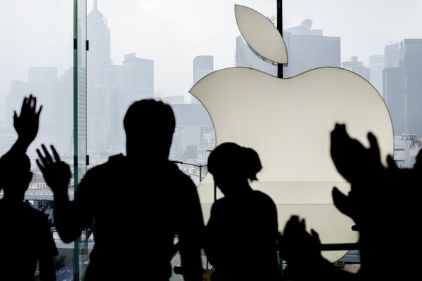 В магазине Apple в Гонконге. Архивное фото В магазине Apple в Гонконге. Архивное фото - Sputnik Таджикистан