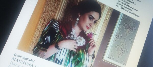 Публикация про Макнуну Ниязову в итальянском журнале Donna Публикация про Макнуну Ниязову в итальянском журнале Donna - Sputnik Таджикистан