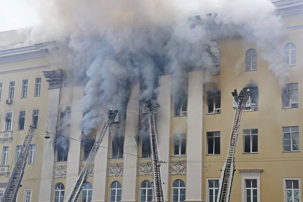 Пожар в здании Министерства обороны в Москве - Sputnik Таджикистан