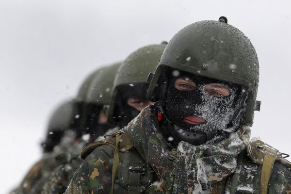 Учения подразделения внутренних войск МВД РФ. Архивное фото Учения подразделения внутренних войск МВД РФ. Архивное фото - Sputnik Таджикистан